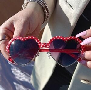 Heart poka dot sunglasses